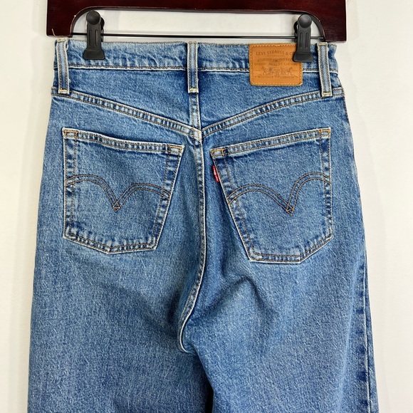 Levis Premium Denim Ribcage Straight Ankle Jeans in medium blue Georgie wash 26 - Picture 8 of 17